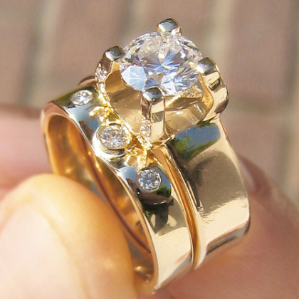 18k yellow gold diamond engagement & wedding ring